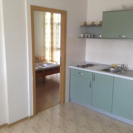 Апартамент Aparment In Elit 2 *